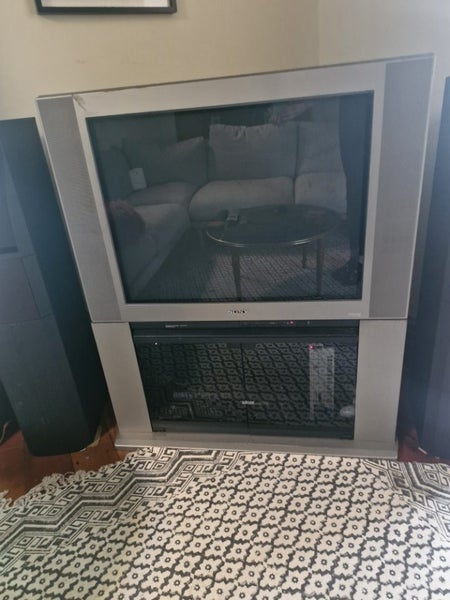 Sony Trinitron 34" CRT Carousel 1