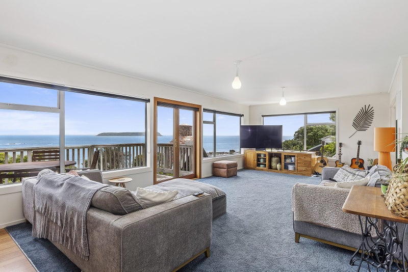 Plimmerton, 4 bedrooms64647306461955111
