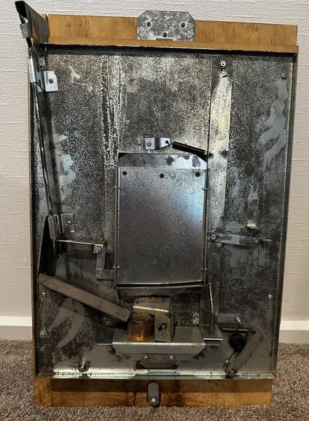 Vintage Coin-Operated Flip Ball Wall-Mounted Arcade Game Carousel 2