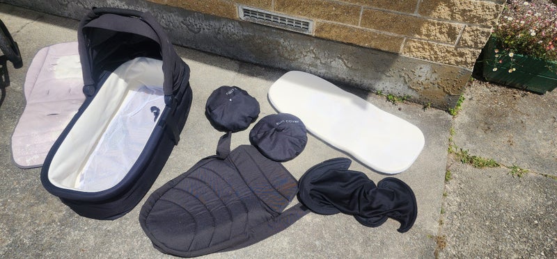 Edwards & Co Stroller Bundle64647896190465113