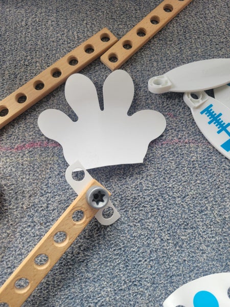 Hape Deluxe Scientific Workbench plus 2 Science Sets Carousel 7