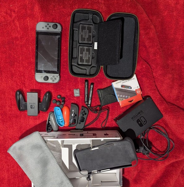 Nintendo Switch + extras Carousel 2