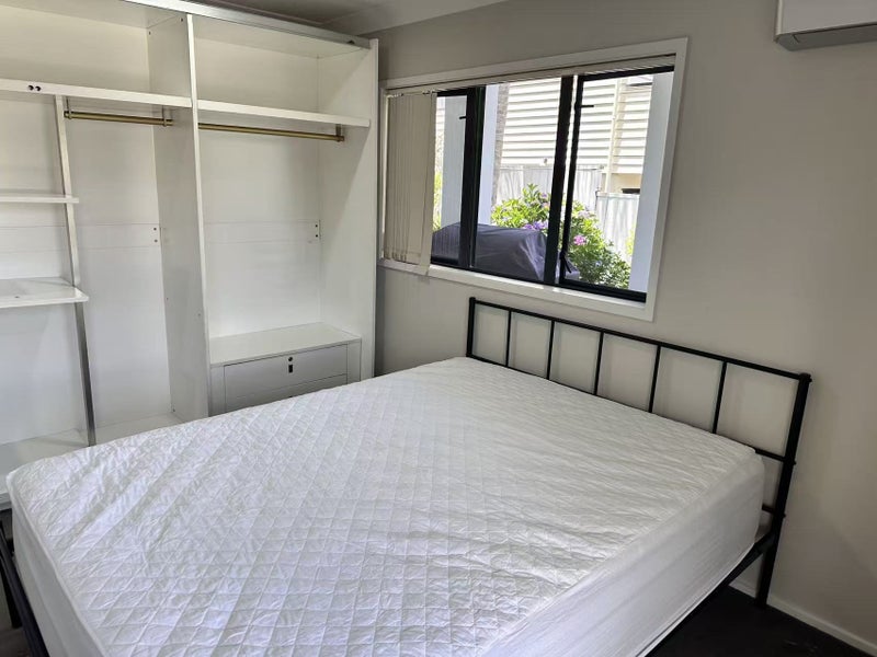 West Harbour, 6+ bedrooms64648430103298111