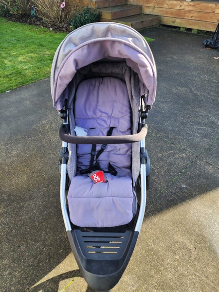 Phil & Ted Pram64868281774978111