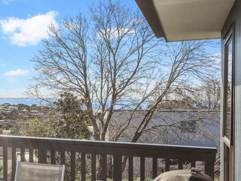 Castor Bay, 4 bedrooms64648695471105112