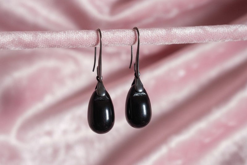 Czech Glass Teardrops with Graphite Brass Carousel 1