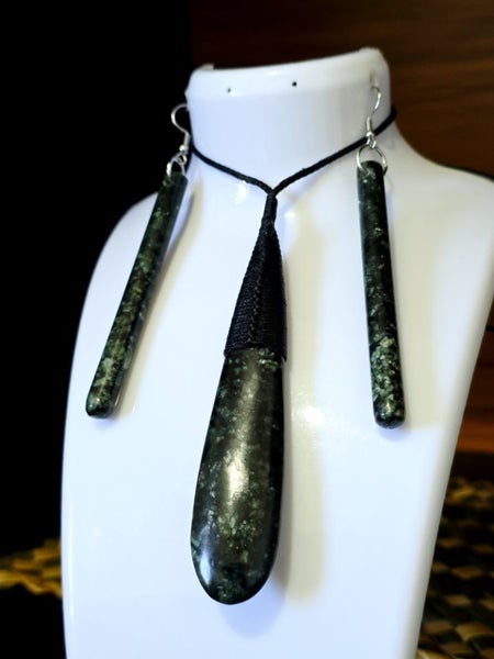 Pounamu /Greenstone Carousel 2