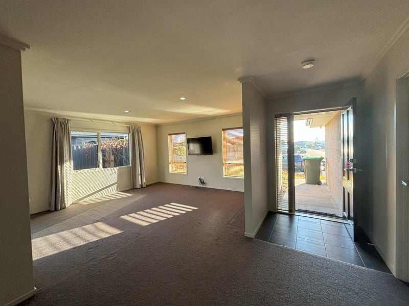 Cromwell, 3 bedrooms64670301070722111