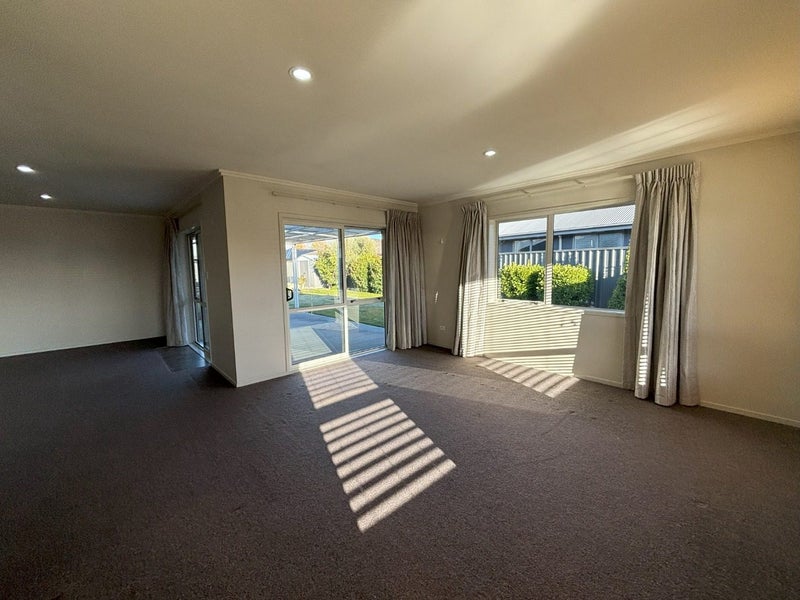 Cromwell, 3 bedrooms64670301070722112