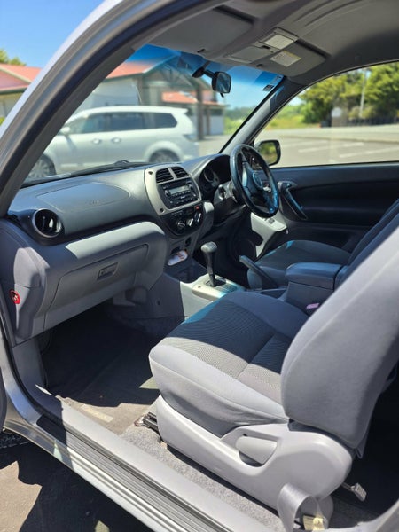 2003 Toyota RAV464648999553666114