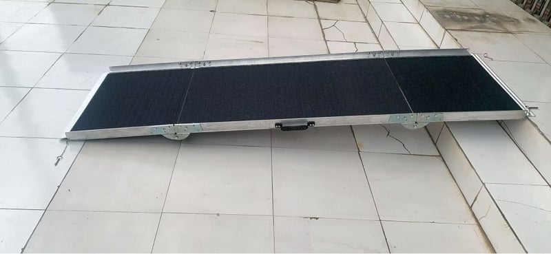 Tri-fold Aluminium ramp Carousel 2