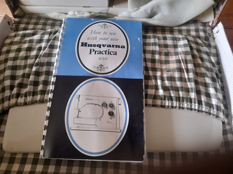 Husqvarna sewing machine Carousel 2