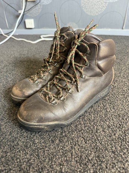 Women’s Kathmandu Leather & Vibram Tramping Hiking Boots US6.5 Carousel 1