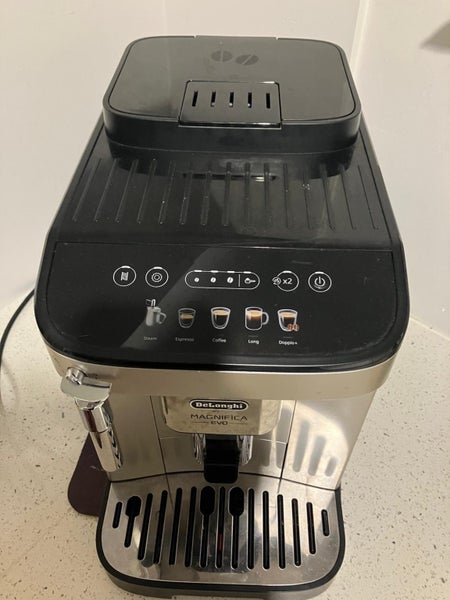 DeLonghi Magnifica Evo Coffee Machine Carousel 6