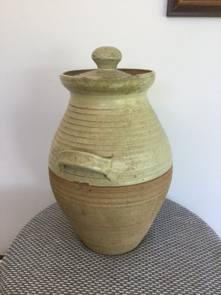 A LARGE JAMES (JIM) GREIG POTTERY LIDDED JAR64649076872577111