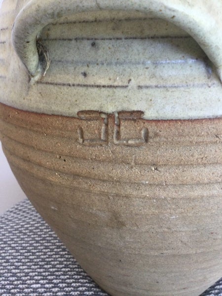 A LARGE JAMES (JIM) GREIG POTTERY LIDDED JAR64649076872577112