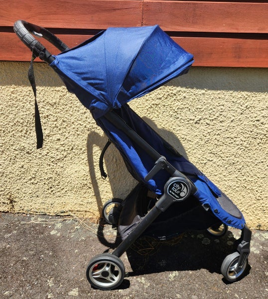 Baby Jogger Travel Stroller Carousel 1