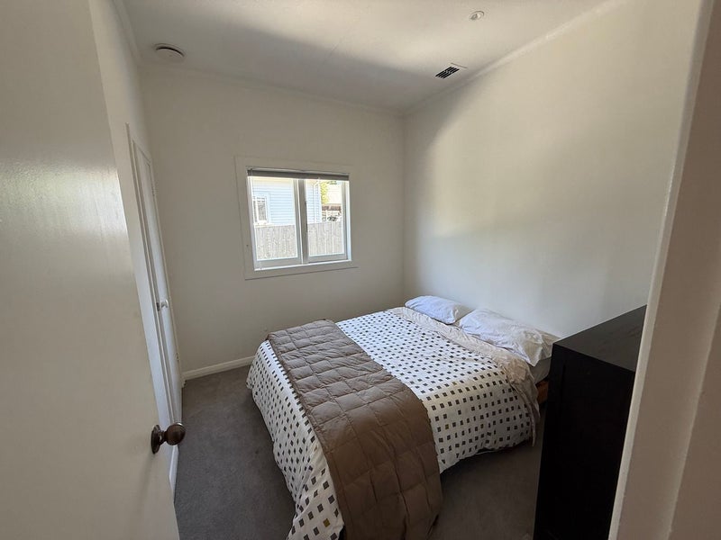 One Tree Hill, 2 bedrooms64649203014531111