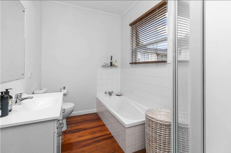 One Tree Hill, 2 bedrooms64649203014531112