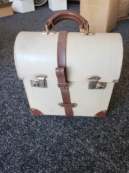 Lawn bowls set Carousel 1