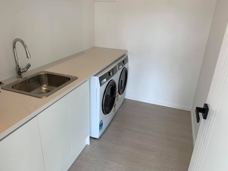 Orewa, 5 bedrooms64649328388099114