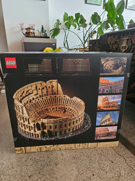 Unopened, sealed LEGO Colosseum (Set 10276)64649572262786112