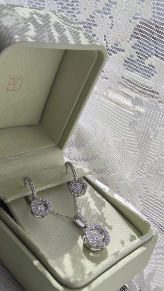 Diamond Necklace & Earring Set Carousel 2