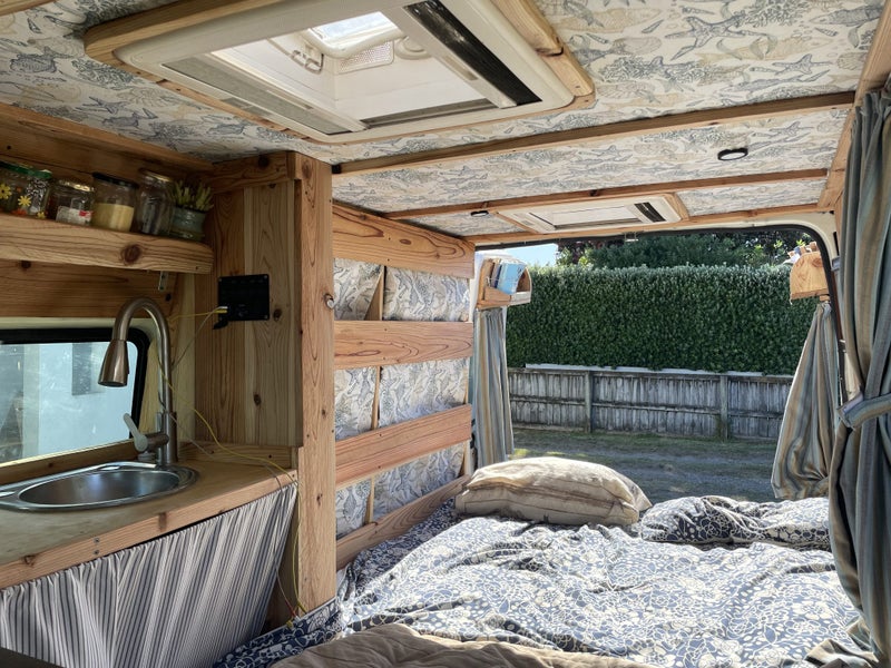 2005 Ford Transit64649999484547110