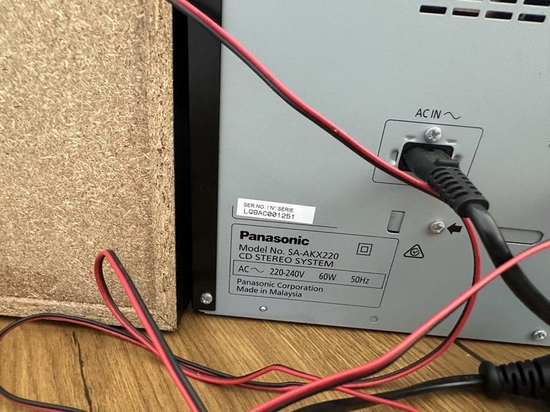 $1.00 RESERVE- Panasonic Mini Hi-Fi System SA-AKX220 Carousel 6