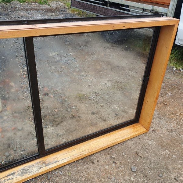 ALUMINIUM SLIDE OPENING WINDOW WITH RIMU TIMBER FRAME64650124078723111