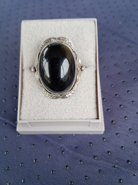 ONYX AND SILVER DRESS RING Carousel 1