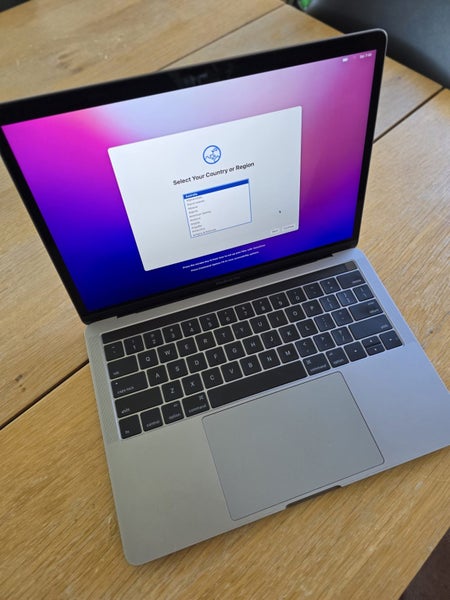 1TB SSD, 16GB RAM, i7 Max Spec MacBook Pro 13" 201664650325646723112