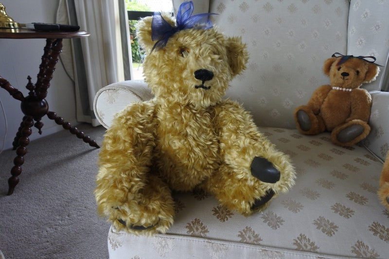 Set of three beautiful handmade teddy bears Carousel 4