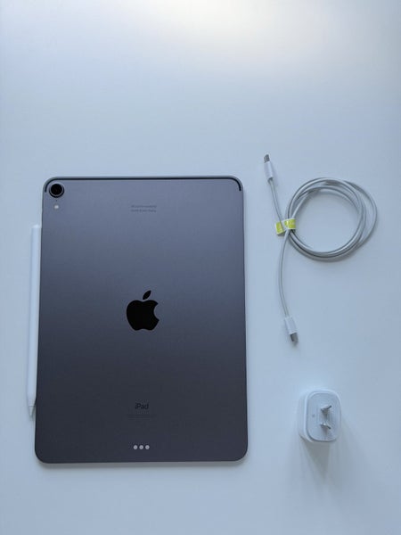 iPad Pro 11” (2018) + Apple Pencil - Excellent Condition Carousel 2