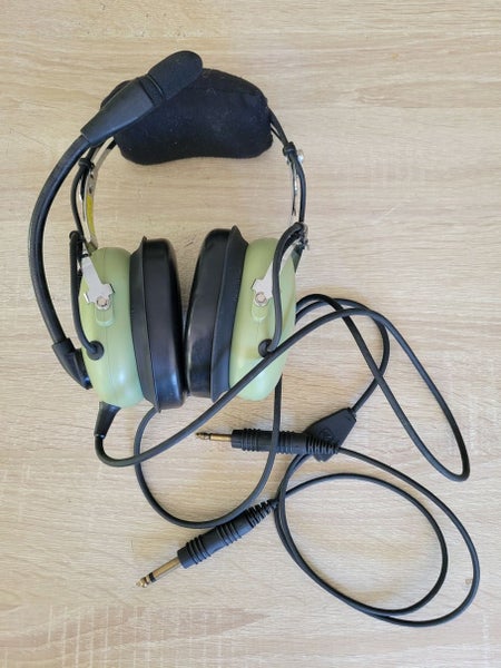 David Clark H10 - 13.4 fixed wing headset Carousel 1