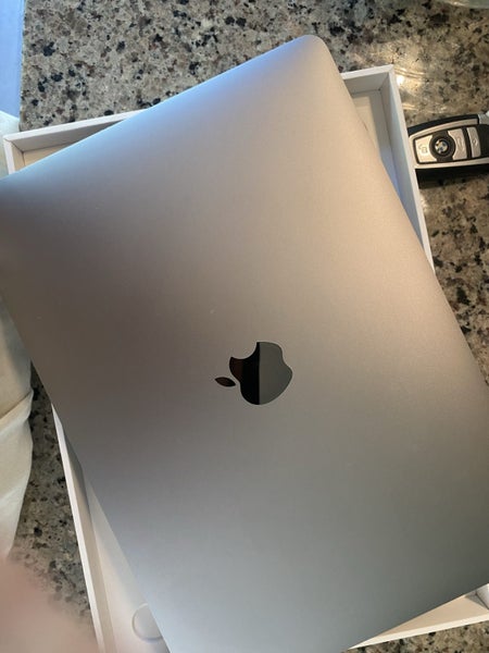 2020 MacBook Air M1 A2337 (new in 2022) Carousel 2