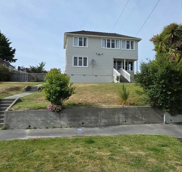 Marchwiel, 3 bedrooms64651010088833110