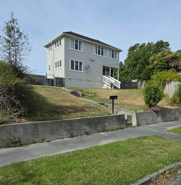 Marchwiel, 3 bedrooms64651010088833111