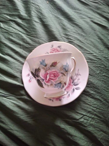 Teacup and pot set Carousel 1