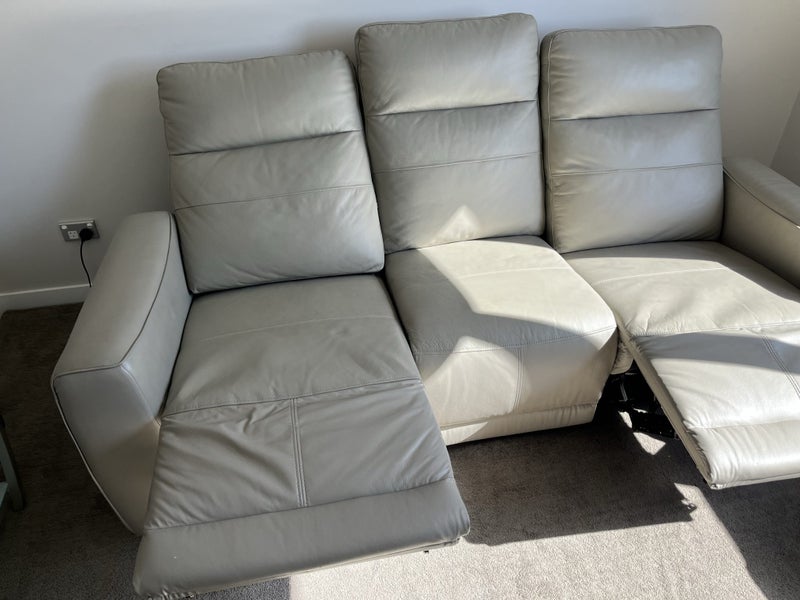 AS-NEW 3 SEAT LEATHER ELECTRIC RECLINER Carousel 1