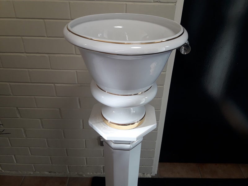 BEAUTIFUL URN AND PEDESTAL IMPORTED FROM AUSTRALIA WITH A GOLD ACCENT TRIM Carousel 2