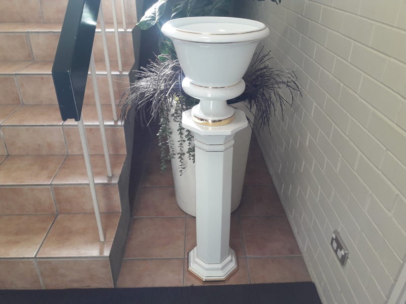 BEAUTIFUL URN AND PEDESTAL IMPORTED FROM AUSTRALIA WITH A GOLD ACCENT TRIM Carousel 1