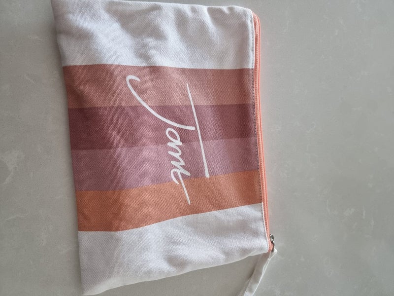 Jane Iredale mascara Carousel 1