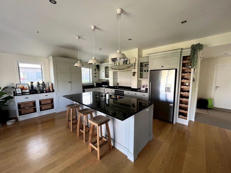 Wanaka, 4 bedrooms64651610632323110