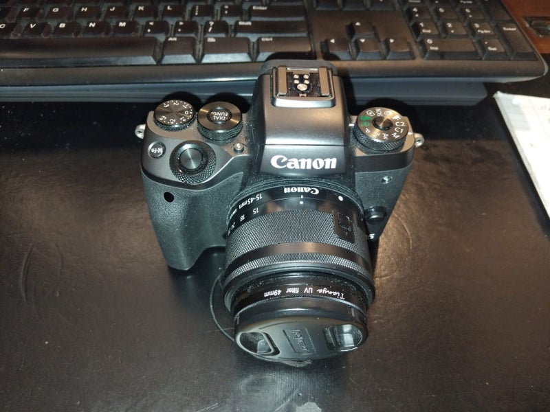 Canon EOS M5 Carousel 1