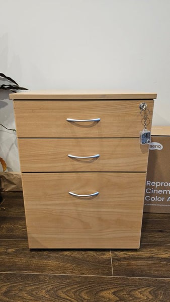 Desk mobile with key and filing suspended hangers Carousel 1