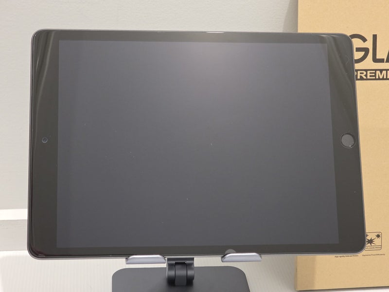 Apple iPad 9th Gen 64gb Space Grey + Extras64652129321730113