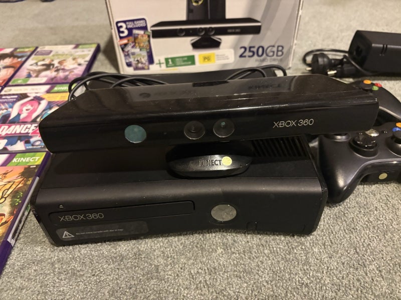 XBOX 360 Kinect 250GB64652243933441112