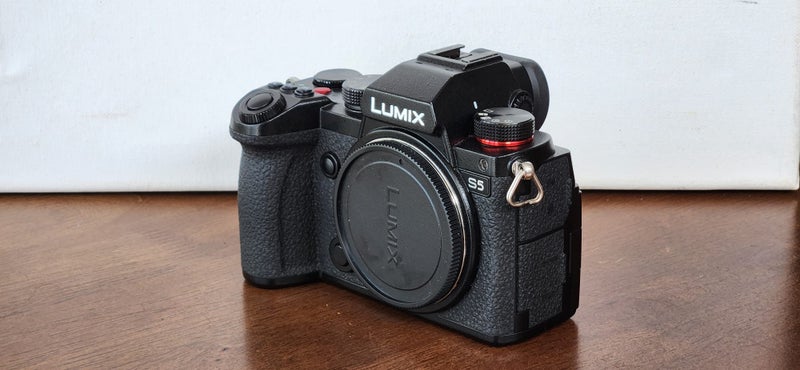 Panasonic Lumix S5 Mirrorless Full Frame Camera & Spare Battery - Body Only Carousel 1