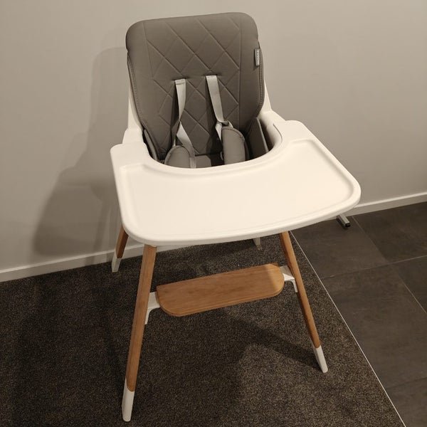 Moose high chair Carousel 1